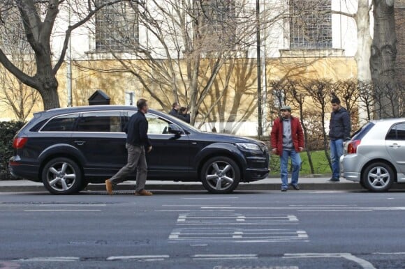 Exclu - Victoria Beckham et son chauffeur après un accrochage en voiture à Londres le 2 mars 2013.