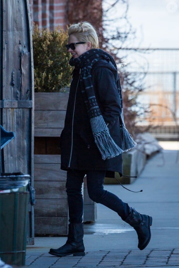Michelle Williams en promenade à New York le 9 mars 2013
