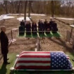 Dallas : Le cultissime J.R. Ewing (Larry Hagman), assassiné et enterré