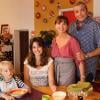 Toutes les photos de Clem saison 3 sur TF1 - La famille de Clem au complet portée par Lucie Lucas, Victoria Abril et Laurent Gamelon