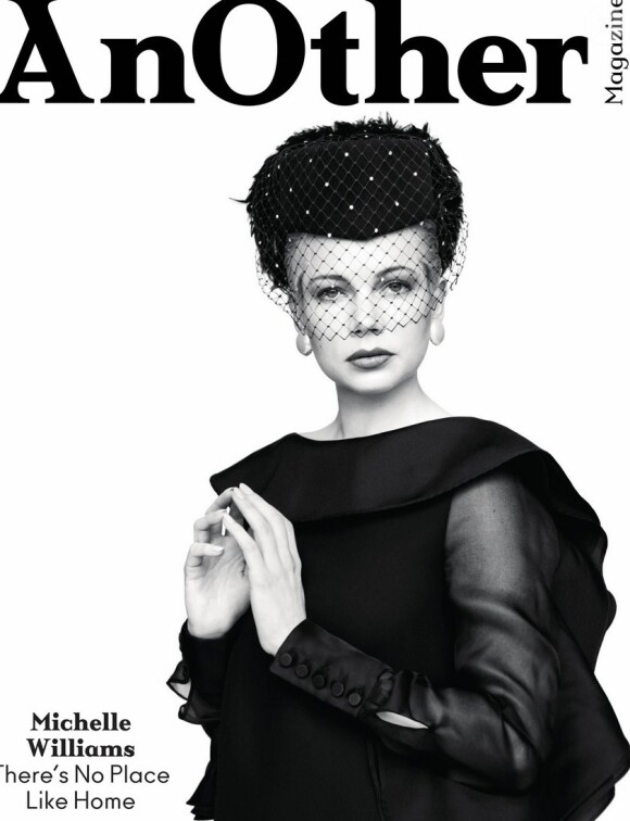 Michelle Williams a posé pour la couverture du magazine AnOther Magazine dans l'issue datée du printemps-été 2013.