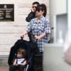 Penélope Cruz (enceinte de son deuxième enfant) arrive avec son fils Leo à l'aéroport international des Bahamas pour prendre un vol pour Miami, le 31 janvier 2013.