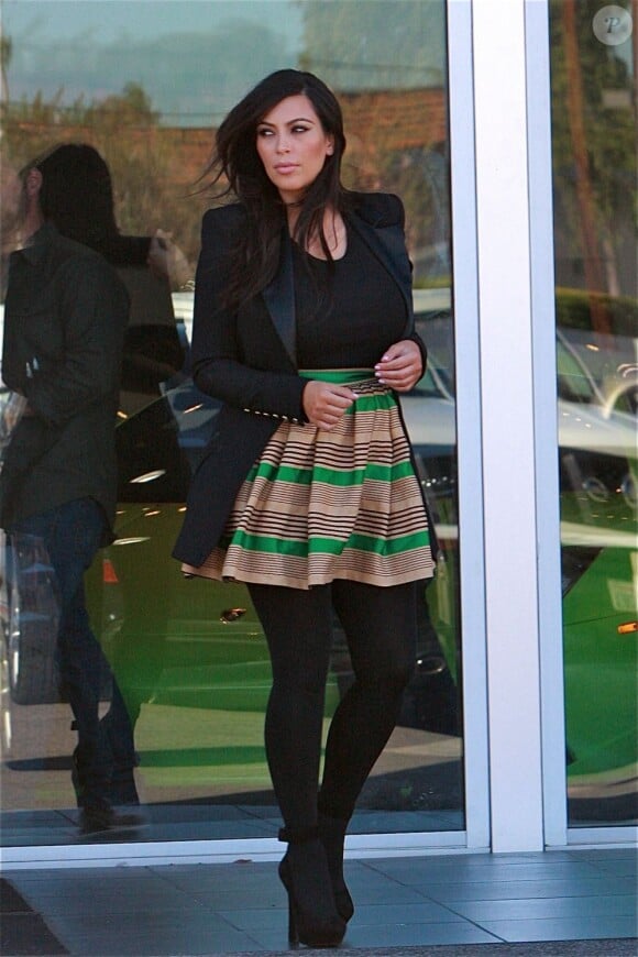 Kim Kardashian très élégante en février 2013 à Calabasas
