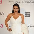 Kim Kardashian superbe en robe Donna Karan à Los Angeles en février 2013