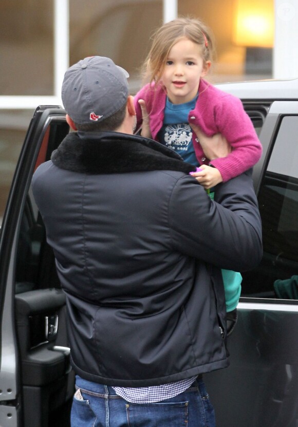 L'acteur Ben Affleck emmène sa fille Seraphina (4 ans) petit-dejeuner au Brentwood Country Mart à Los Angeles le 15 mars 2013.