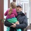 Ben Affleck emmène sa fille Seraphina petit-dejeuner au Brentwood Country Mart à Los Angeles le 15 mars 2013.