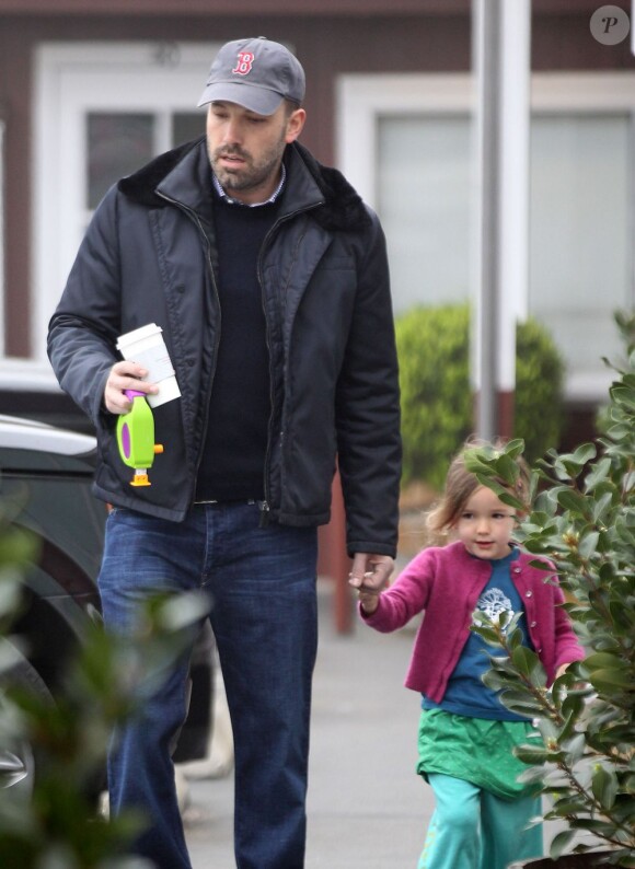 Ben Affleck emmène sa fille Seraphina (4 ans) petit-dejeuner au Brentwood Country Mart à Los Angeles le 15 mars 2013.