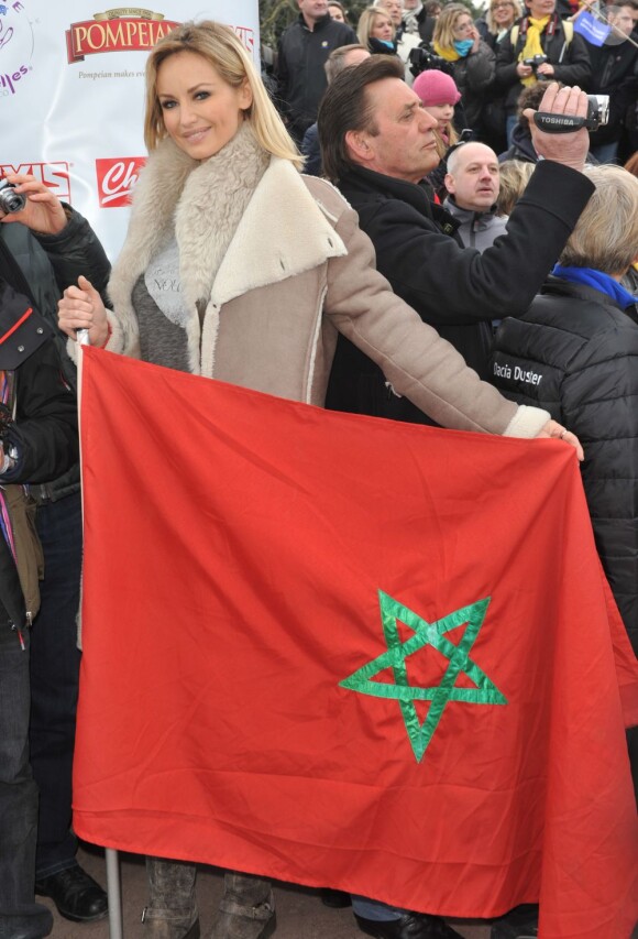 Adriana Karembeu lors du départ du rallye Aicha des gazelles du Maroc 2013, le samedi 16 mars au Trocadéro à Paris.