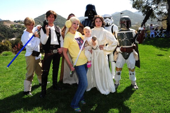 Tori Spelling a organisé une fête costumée dans le thème Star Wars pour les 6 ans de son fils Liam, à Los Angeles, le 16 mars 2013.