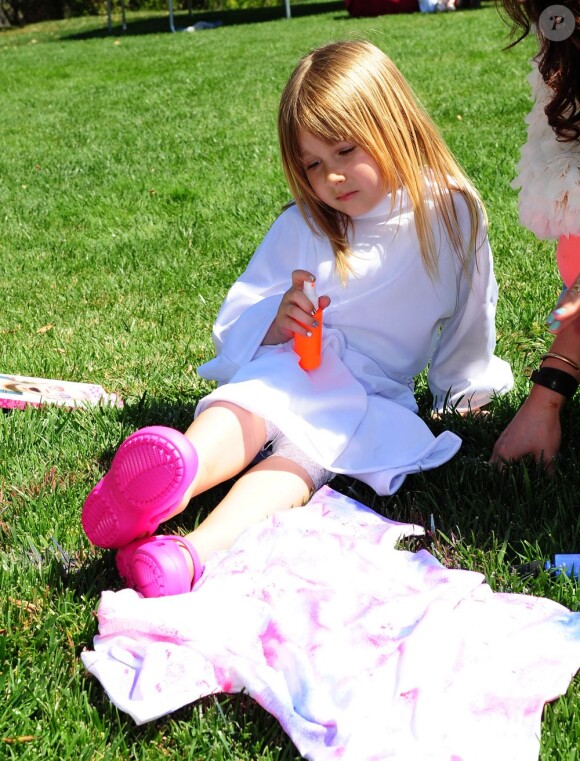 Stella la fille de Tori Spelling à la une fête costumée dans le thème Star Wars organisée pour les six ans de son frère Liam, à Los Angeles, le 16 mars 2013.