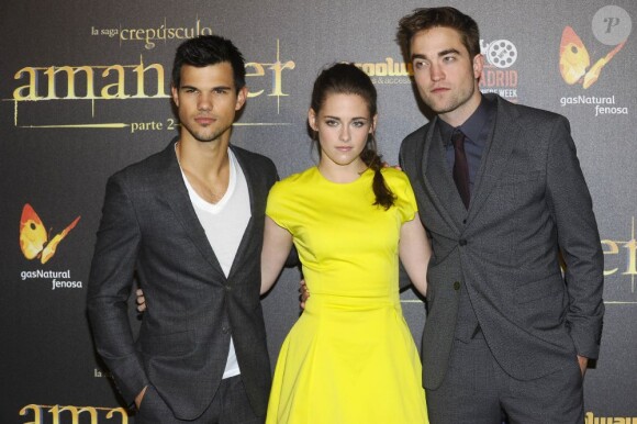 Taylor Lautner, Kristen Stewart et Robert Pattinson à l'avant-première du film Twilight 5 à Madrid, le 15 novembre 2012.