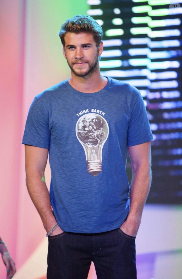 Liam Hemsworth à Manille (Philippines), au Bench Store,  le 15 mars 2013.