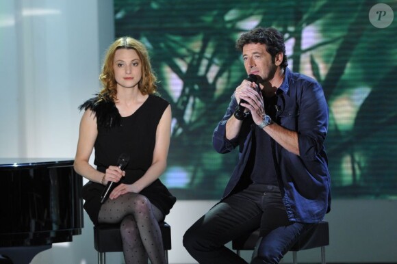 La chanteuse L et Patrick Bruel à l'enregistrement de l'émission Vivement Dimanche à Paris, le 20 mars 2013. Diffusion prévue le 24 mars 2013.