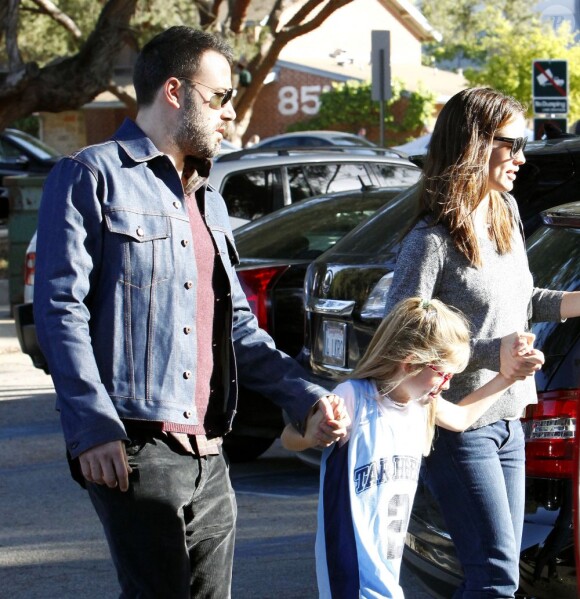 Ben Affleck et Jennifer Garner vont chercher leur fille Violet au basket à Brentwood, le 21 mars 2013.