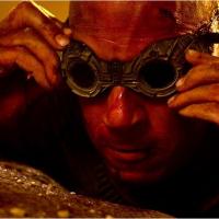 Vin Diesel : Ses muscles face aux terribles monstres et aliens de Riddick 3