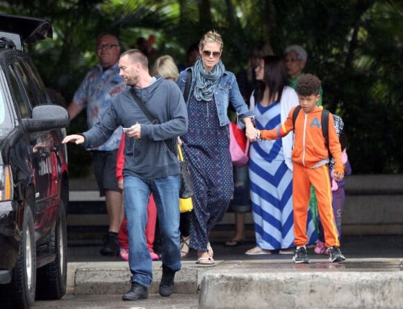 Heidi Klum, ses enfants et son compagnon Martin Kirsten sont en vacances à Honolulu, le 25 mars 2013.