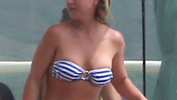 Britney Spears : En bikini sous le soleil, elle affiche un corps au top !