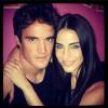 Jessica Lowndes pose avec le beau Thom Evans