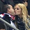 Arnaud Lagardère et sa compagne Jade Foret au Stade de France à Saint-Denis pour le match France-Espagne (0-1) le 26 mars 2013.