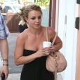 Britney Spears profite du soleil à Malibu, le 25 mars 2013.