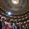 Tom Cruise et Olga Kurylenko dans le majestueux Théâtre Colon à Buenos Aires, le 26 mars 2013.