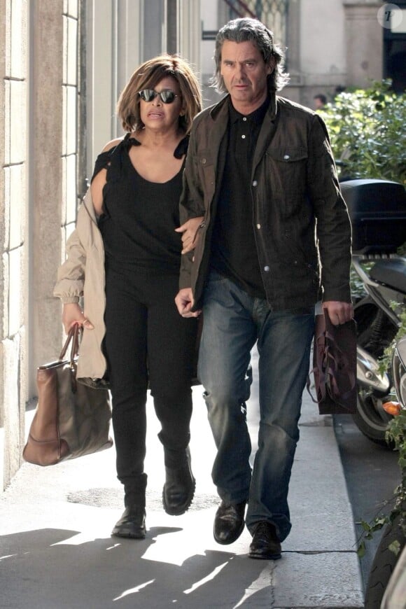 Tina Turner et son compagnon allemand, Erwin Bach, à Milan, le 6 avril 2008.