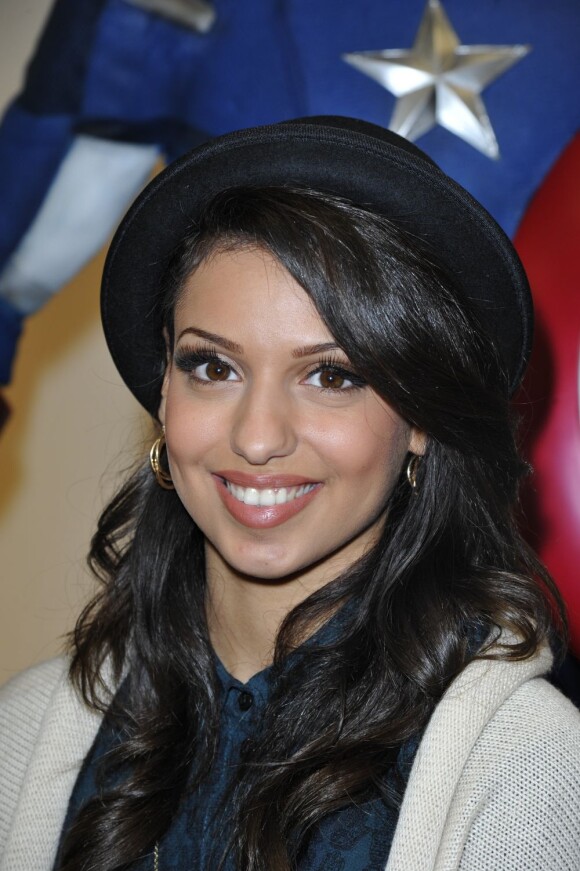 La chanteuse TAL à la 4e vente aux enchères pour l'association Petits Princes à l'Hôtel Marcel Dassault à Paris le 19 mars 2013.