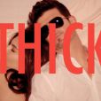 Emily Ratajkowski fait une participation terriblement sexy au clip  Blurred Lines  de Robin Thicke (mars 2013)