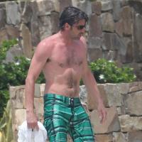 Patrick Dempsey: Sexy et musclé, l'acteur profite d'un bain de soleil en famille