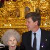 La Cayetana, 18e duchesse d'Albe, célébrait le 28 mars 2013 son 87e anniversaire, qui coïncidait avec le Jeudi saint, en compagnie de son époux Alfonso Diez et son fils Cayetano avec son ex-épouse et leur fils, à Séville.