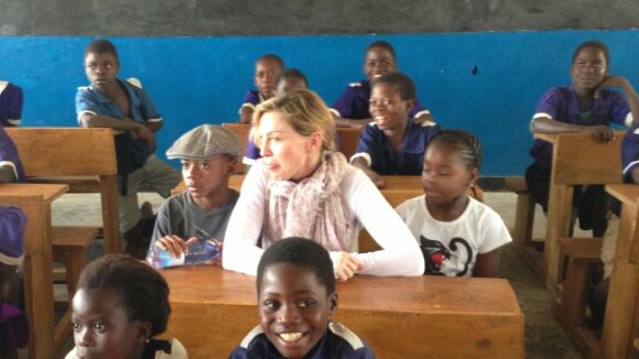Madonna avec David et Mercy au Malawi... loin de son frère toujours SDF