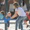 Hilary Duff emmène son fils Luca au parc à Beverly Hills, le 2 avril 2013. Luca a joué au hockey, a fait de la balançoire et du toboggan.
