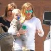 Hilary Duff va chercher son fils Luca chez sa mère à Studio City, le 26 mars 2013.