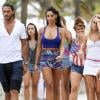 Thomas, Maude, Nabilla, Frédérique et Marie sur le tournage des Anges de la télé-réalité 5 à Miami, le 22 mars 2013