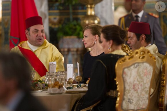 Valérie Trierweiler et le roi Mohammed VI lors d'un dîner d'Etat au Palais Royal de Casablanca le 3 avril 2013.