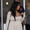 Kim Kardashian quitte la boutique SweetHarts à Los Angeles, le 3 avril 2013.