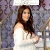 Kim Kardashian, enceinte et habillée d'une maxi-robe crème, se rend dans une boutique SweetHarts avec des amis dans le quartier de Sherman Oaks. Los Angeles, le 3 avril 2013.