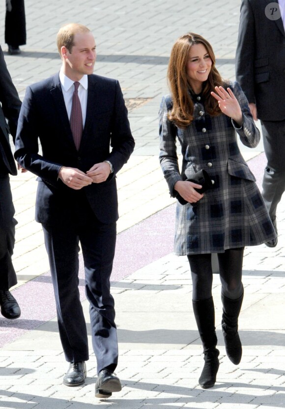Kate Middleton et le prince William, connus sous le titre de comte et comtesse de Strathearn en Ecosse, sont arrivés le 4 avril 2013 au matin à Glasgow pour une visite de deux jours.