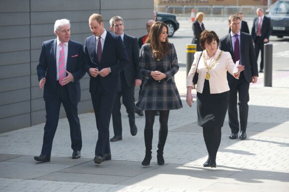 Kate Middleton et le prince William, qui portent en Ecosse le titre de comte et comtesse de Strathearn, visitaient le 4 avril 2013 l'Emirates Arena à Glasgow, qui accueillera les prochains Jeux du Commonwealth en 2014, lors de leur visite de deux jours.