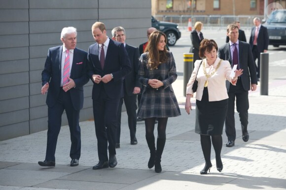 Kate Middleton et le prince William, qui portent en Ecosse le titre de comte et comtesse de Strathearn, visitaient le 4 avril 2013 l'Emirates Arena à Glasgow, qui accueillera les prochains Jeux du Commonwealth en 2014, lors de leur visite de deux jours.