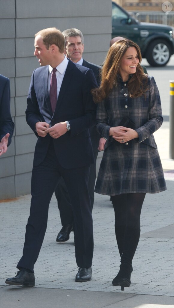 Kate Middleton et le prince William, qui portent en Ecosse le titre de comte et comtesse de Strathearn, visitaient le 4 avril 2013 l'Emirates Arena à Glasgow, qui accueillera les prochains Jeux du Commonwealth en 2014, lors de leur visite de deux jours.