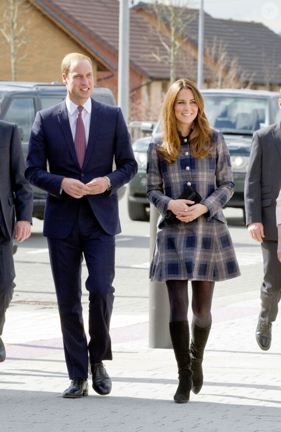 Kate Middleton et le prince William, qui portent en Ecosse le titre de comte et comtesse de Strathearn, visitaient le 4 avril 2013 l'Emirates Arena à Glasgow, qui accueillera les prochains Jeux du Commonwealth en 2014, lors de leur visite de deux jours.