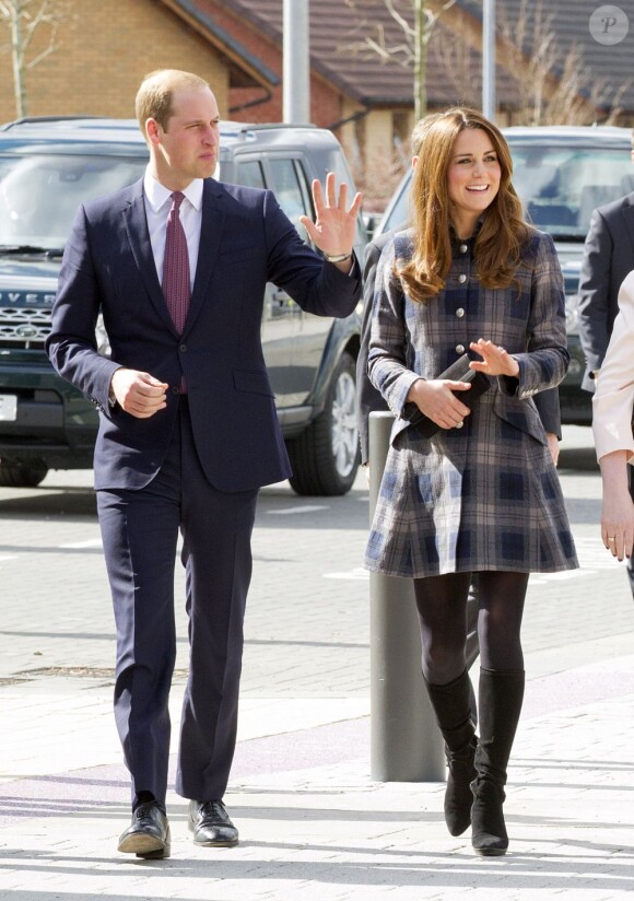 Kate Middleton et le prince William, qui portent en Ecosse le titre de comte et comtesse de Strathearn, visitaient le 4 avril 2013 l'Emirates Arena à Glasgow, qui accueillera les prochains Jeux du Commonwealth en 2014, lors de leur visite de deux jours.