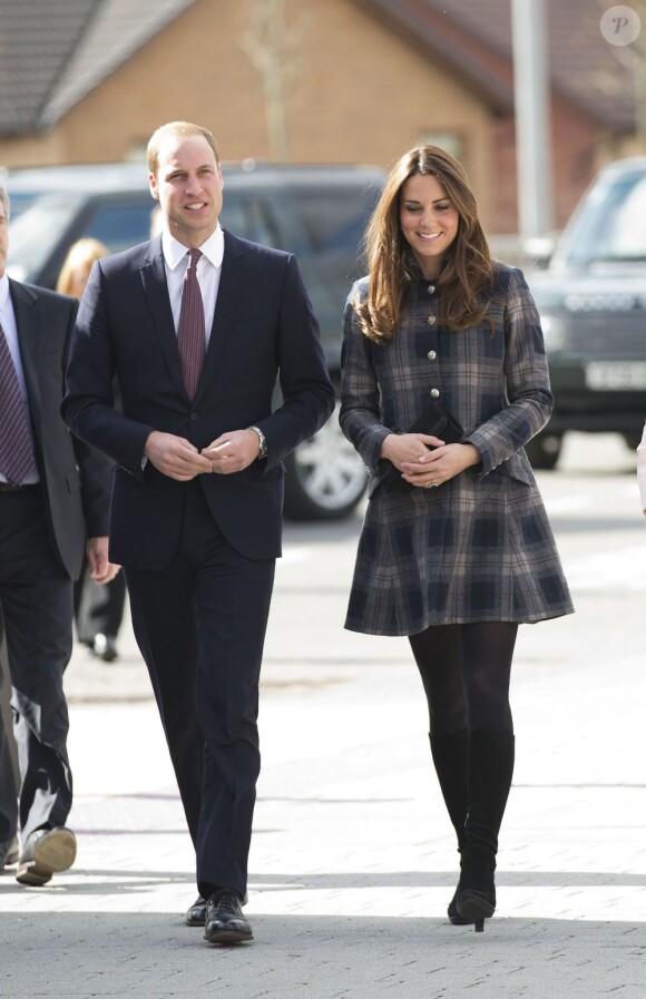 Kate Middleton et le prince William, qui portent en Ecosse le titre de comte et comtesse de Strathearn, visitaient le 4 avril 2013 l'Emirates Arena à Glasgow, qui accueillera les prochains Jeux du Commonwealth en 2014, lors de leur visite de deux jours.
