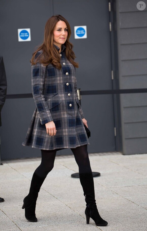 Kate Middleton et le prince William, qui portent en Ecosse le titre de comte et comtesse de Strathearn, visitaient le 4 avril 2013 l'Emirates Arena à Glasgow, qui accueillera les prochains Jeux du Commonwealth en 2014, lors de leur visite de deux jours.