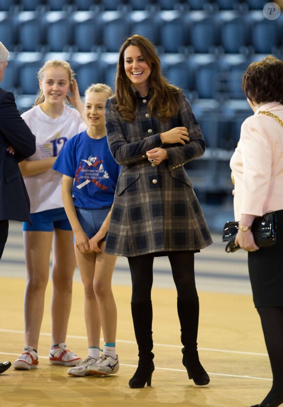 Kate Middleton et le prince William, qui portent en Ecosse le titre de comte et comtesse de Strathearn, visitaient le 4 avril 2013 l'Emirates Arena à Glasgow, qui accueillera les prochains Jeux du Commonwealth en 2014, lors de leur visite de deux jours.