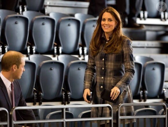 Kate Middleton et le prince William, qui portent en Ecosse le titre de comte et comtesse de Strathearn, visitaient le 4 avril 2013 l'Emirates Arena à Glasgow, qui accueillera les prochains Jeux du Commonwealth en 2014, lors de leur visite de deux jours.