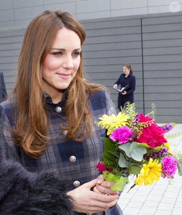 Kate Middleton et le prince William, qui portent en Ecosse le titre de comte et comtesse de Strathearn, visitaient le 4 avril 2013 l'Emirates Arena à Glasgow, qui accueillera les prochains Jeux du Commonwealth en 2014, lors de leur visite de deux jours.