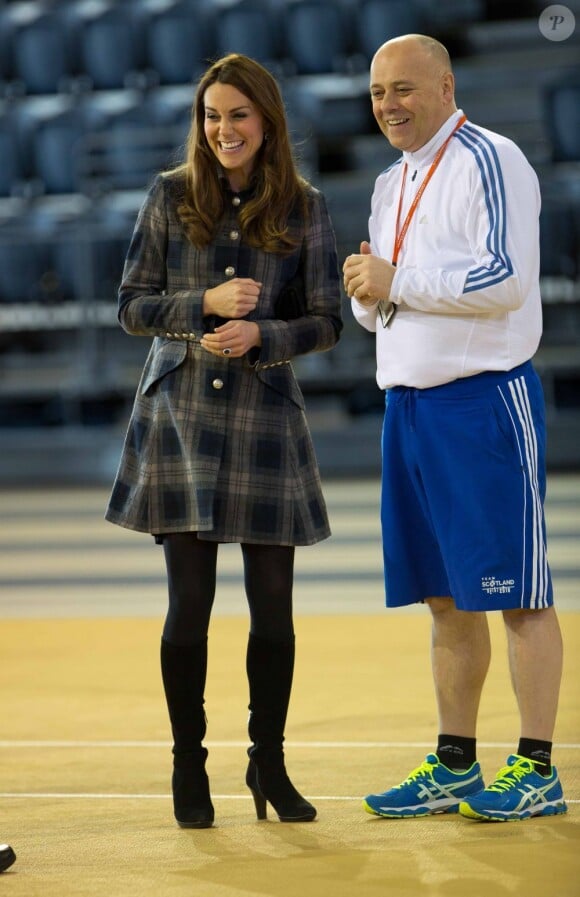 La duchesse Catherine de Cambridge et le prince William, qui portent en Ecosse le titre de comte et comtesse de Strathearn, visitaient le 4 avril 2013 l'Emirates Arena à Glasgow, qui accueillera les prochains Jeux du Commonwealth en 2014, lors de leur visite de deux jours.