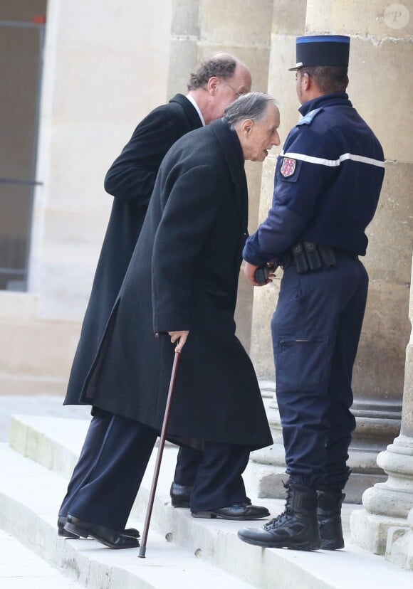 Amiral Philippe de Gaulle - Obsèques d'Élisabeth de Gaulle, décédée à l'âge de 88 ans. La cérémonie a eu lieu en la cathédrale Saint-Louis des Invalides à Paris. Elle était la fille du Général Charles de Gaulle et a été la Présidente de la Fondation Anne de Gaulle de 1979 à 1988. Le 6 avril 2013.